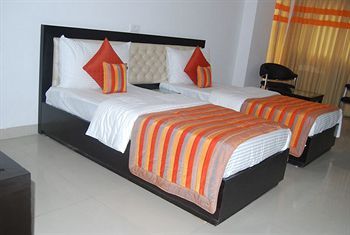 Dwarka Palace Samalkha Экстерьер фото